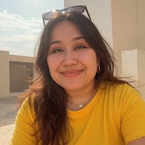 Meet your Posher, Larissa